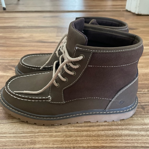 Sperry Top Sider Brown Boy Leather Hi Top Rudder Size 4M Boat Shoe Lined Boot - Picture 2 of 5